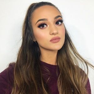 Meet your Posher, Madelyn